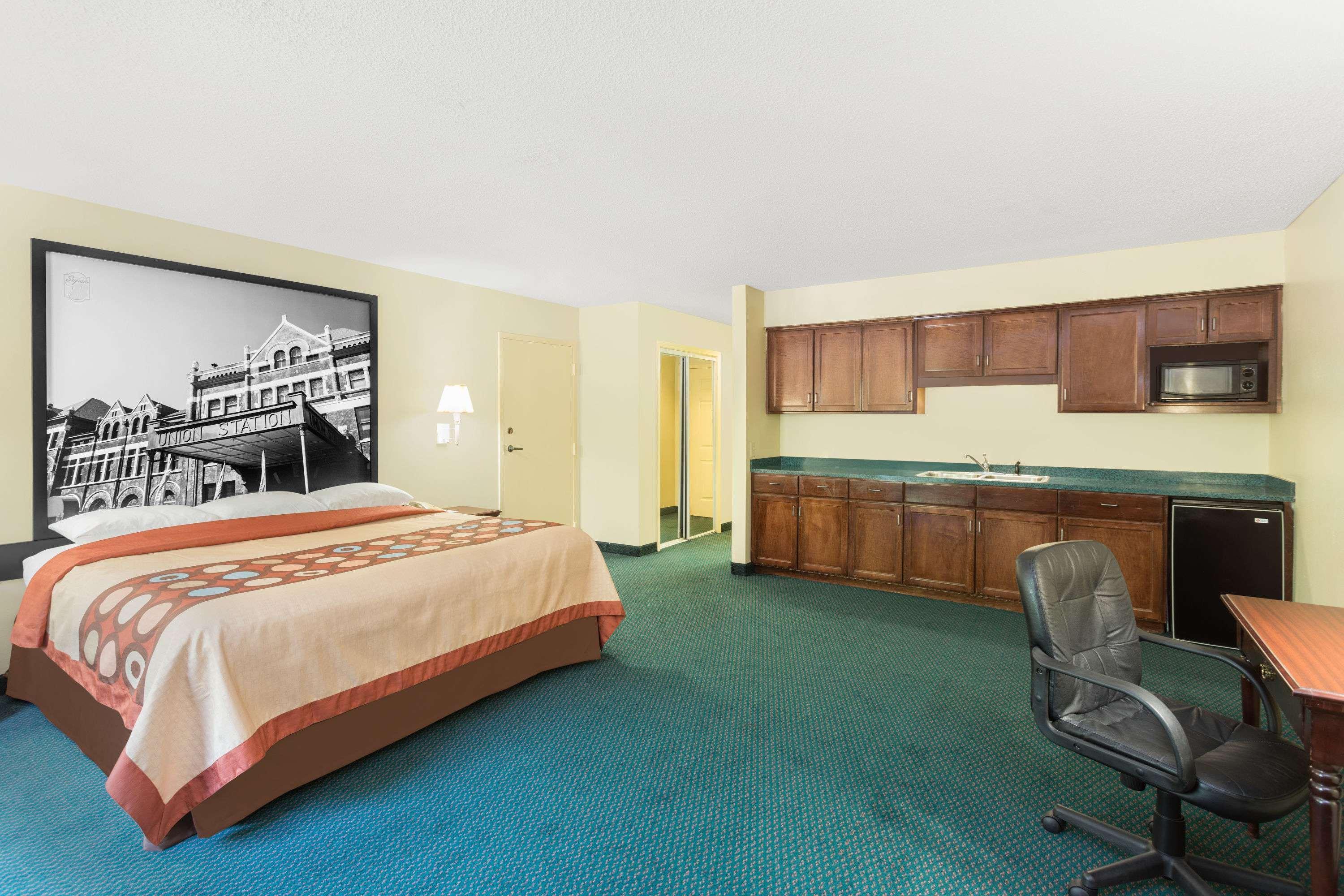 Super 8 By Wyndham Montgomery I-65 Zewnętrze zdjęcie