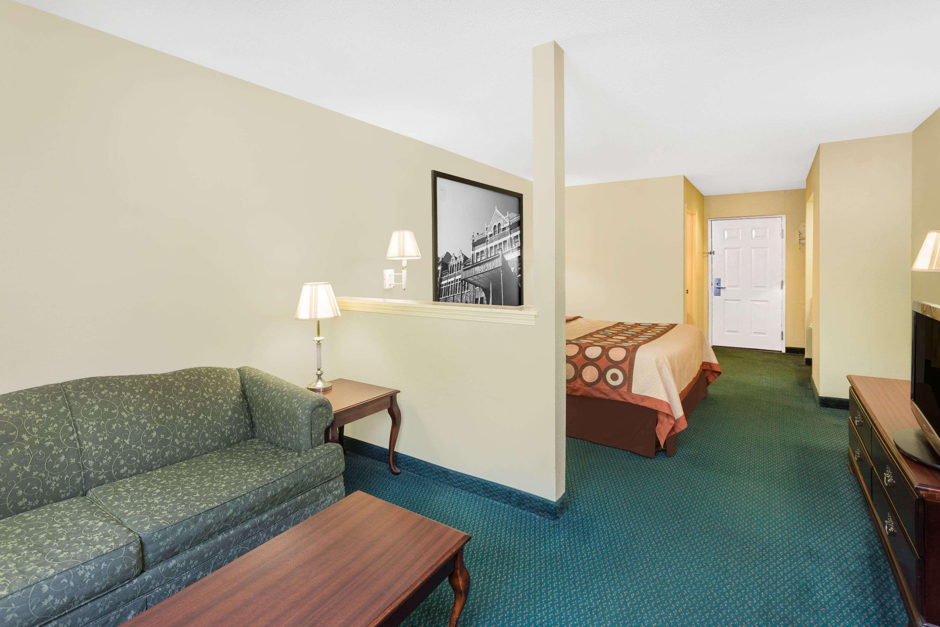 Super 8 By Wyndham Montgomery I-65 Zewnętrze zdjęcie